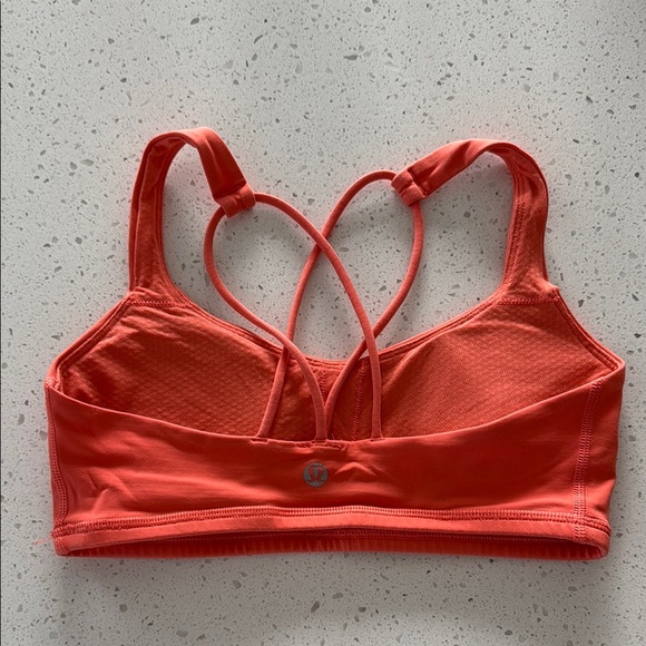 Good condition Lululemon strappy cross back sports bra - Picture 2 of 2